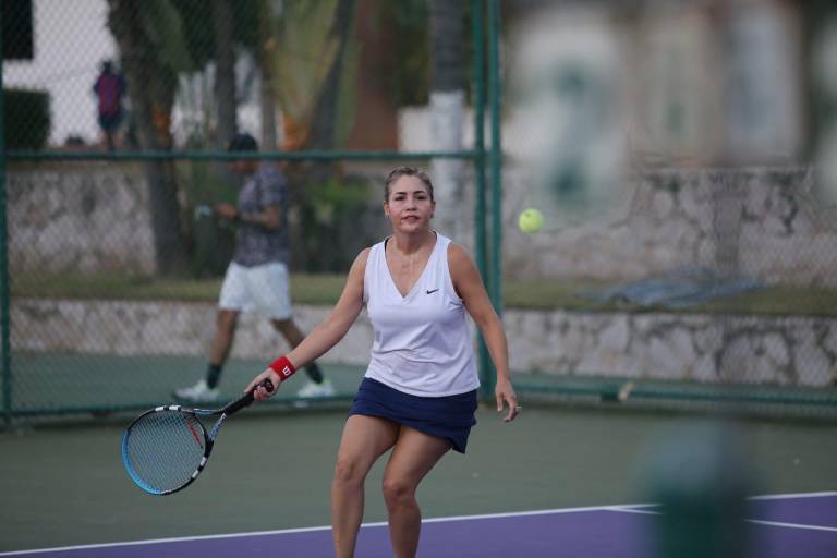 Debutan damas con garra en el Tenis Amstel Ultra