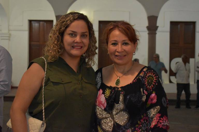 Admiran sinaloenses la exposición ‘Algo a donde sea’ del artista Alejandro Mojica