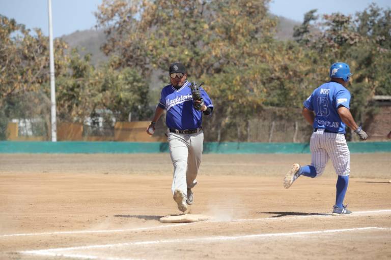 Magisterio saca sudado triunfo ante Cobaes en la Liga de Beisbol Burócrata Federal
