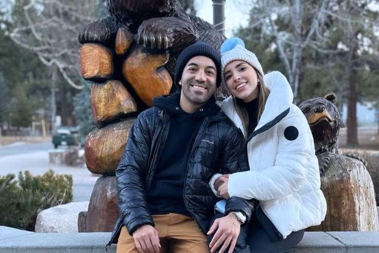 Disfrutan Alexa Méndez y Marco Fabián su relación amorosa