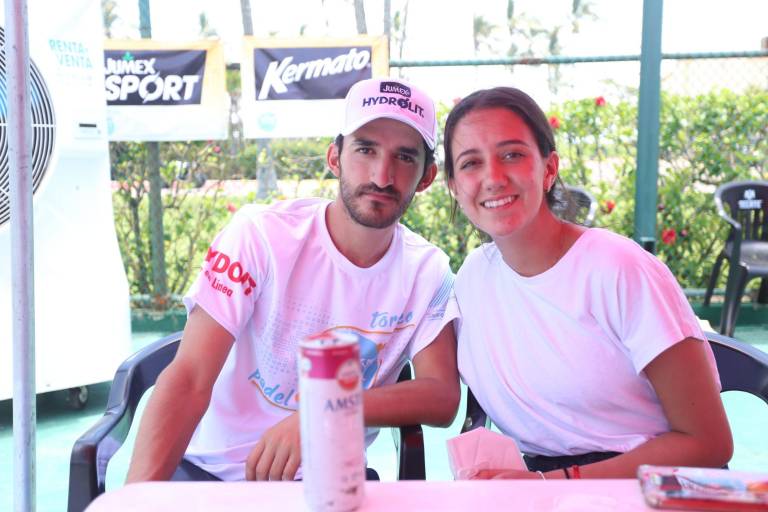 Conviven en el primer Torneo de Pádel en Estrella del Mar