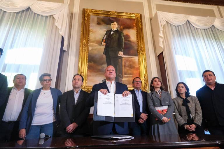 Alfaro presenta iniciativas para que Jalisco salga del Pacto Fiscal