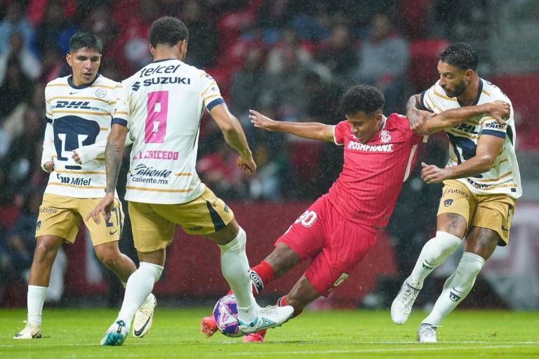 Pumas rescató un vital empate ante Toluca en el infierno
