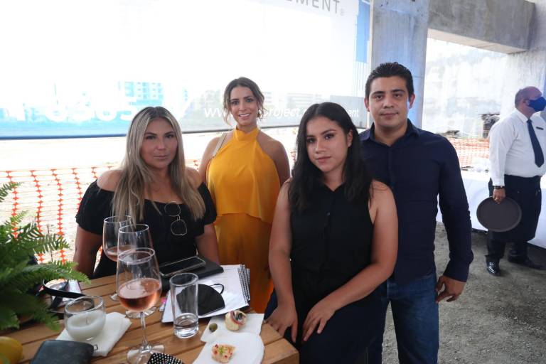 Colocan primera piedra de la segunda etapa de Punto Laguna en Mazatlán