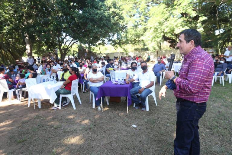 Se tiene que continuar con el proceso de vacunación contra el Covid-19 en Sinaloa: Cuén Ojeda