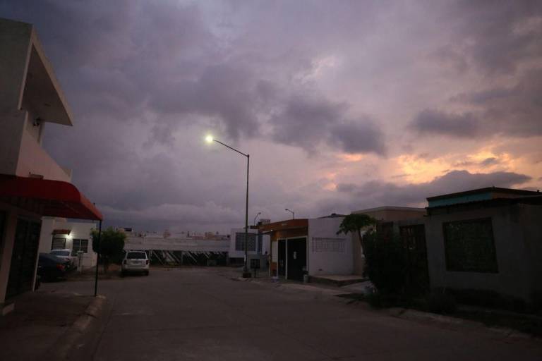 Ayuntamiento de Mazatlán prepara compra de 4 mil nuevas luminarias LED