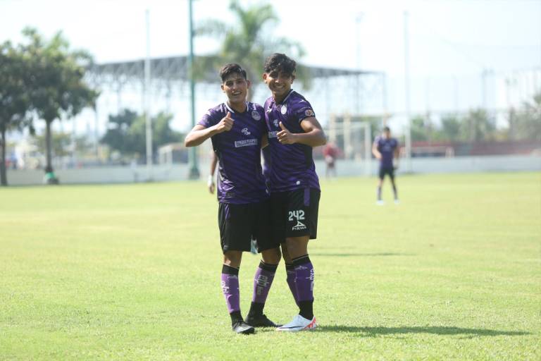 Cañoneros defienden con eficacia el puerto ante Santos