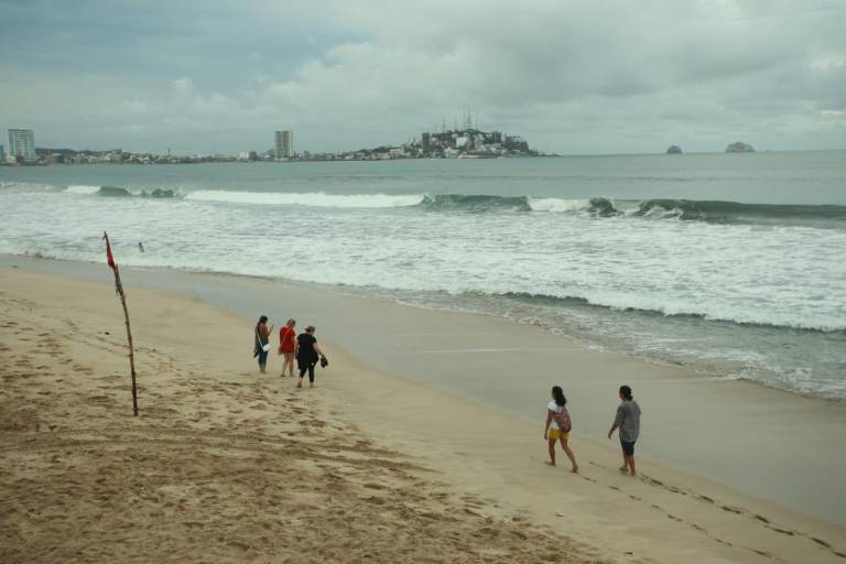Vigilarán Monitores Ambientales zonas de playa de Mazatlán