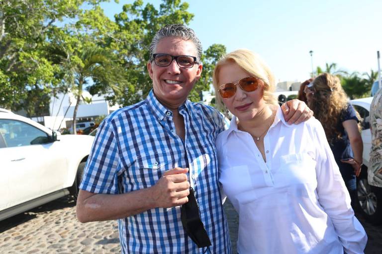 Salen mazatlecos a emitir su voto