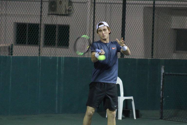 Luis Patiño avanza a cuartos de final en World Tennis Tour Cancún 2022