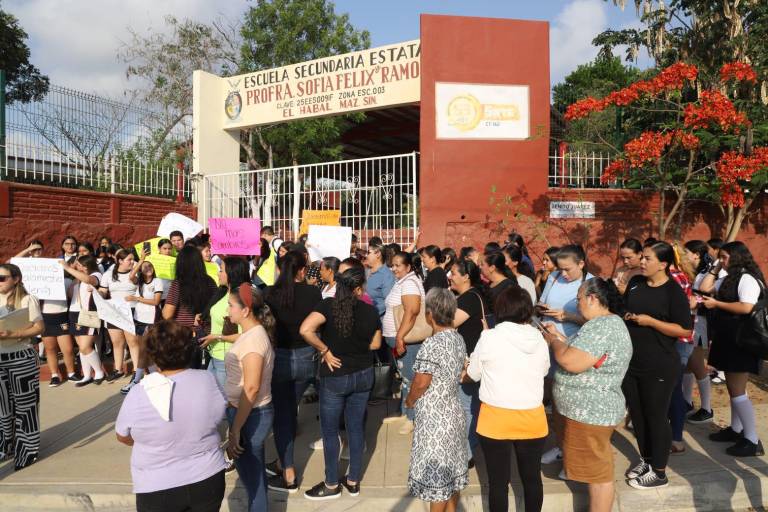 Acusan en El Habal que su secundaria es usada por Usicamm para jubilar maestros con salarios altos