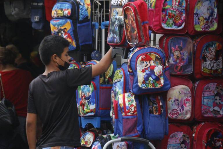 Por el regreso a clases, comercios del Centro en Culiacán reportan aumento en ventas hasta en un 60%