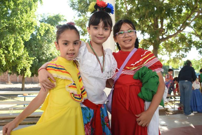 Celebran alumnos del Senda la Revolución Mexicana