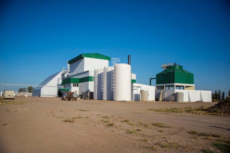 $!La planta de energía eléctrica en Ticino, Argentina, funciona con cáscaras de maní.