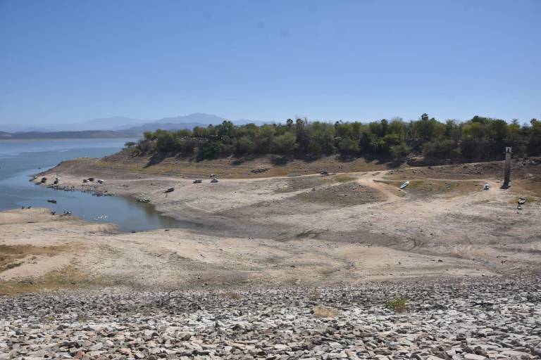 Sequía en Sinaloa: 14 municipios en sequía extrema o excepcional, y autoridad solo reacciona con pipas