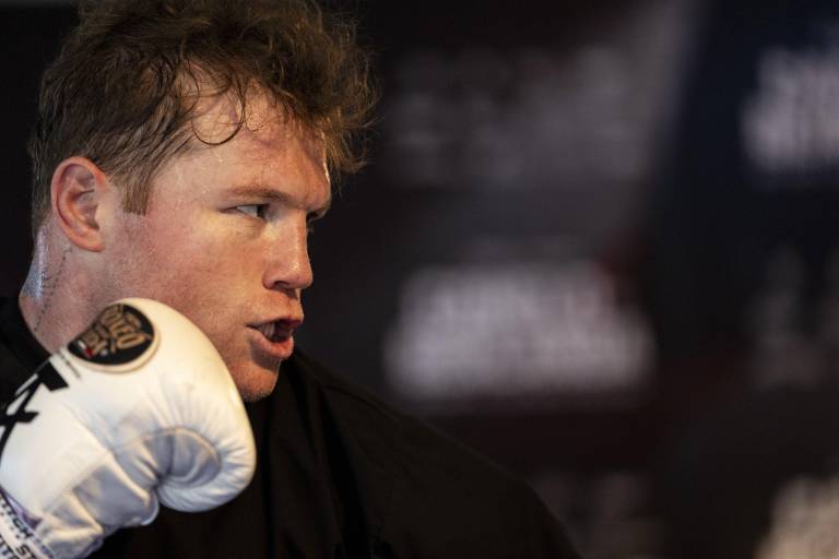 Canelo Álvarez cancela pelea con Jake Paul y firma con Riyadh Season