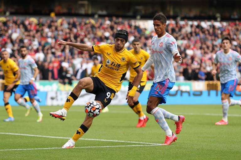 Raúl Jiménez y los Wolves sufren su tercera derrota al hilo