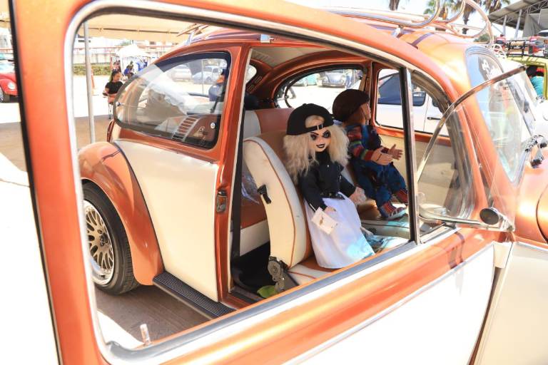 Cientos de vehículos exhiben sus atractivos en Carnalazo Vochero