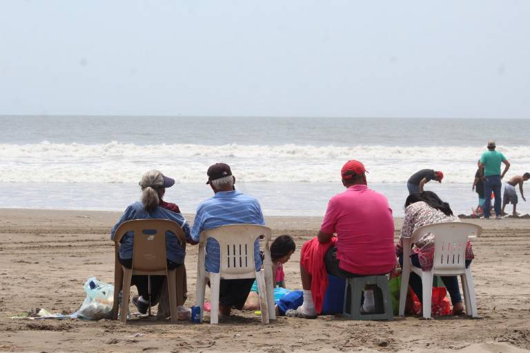Reportan afluencia de más de 8 mil personas en Las Glorias