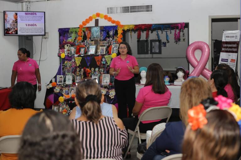 Comparte RETO Mazatlán pláticas de prevención del cáncer de mama en Noroeste
