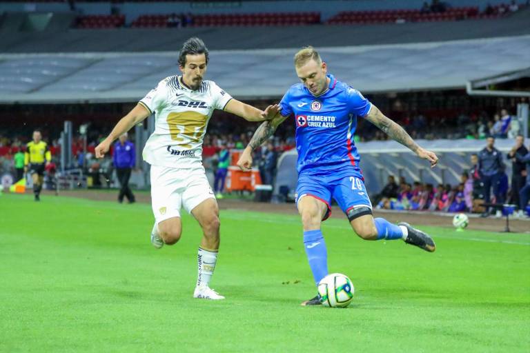 Cruz Azul vuelve al triunfo a costa de Pumas