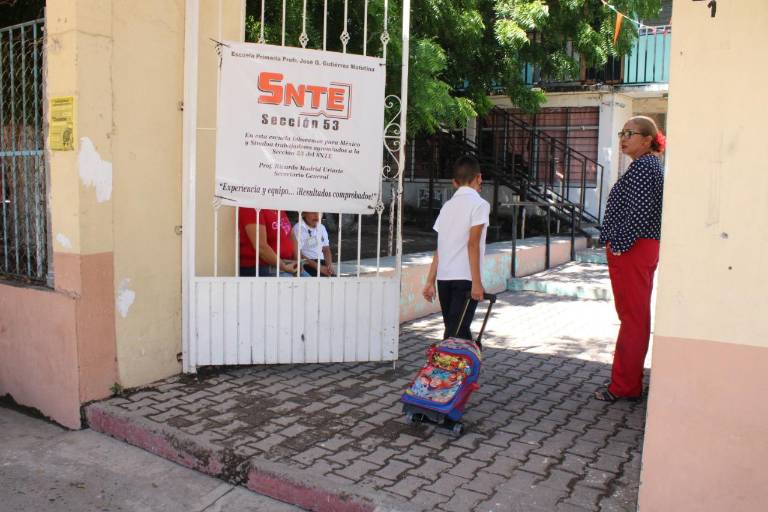 En Rosario y Escuinapa, escuelas reportan baja asistencia después del impacto de ‘Orlene’