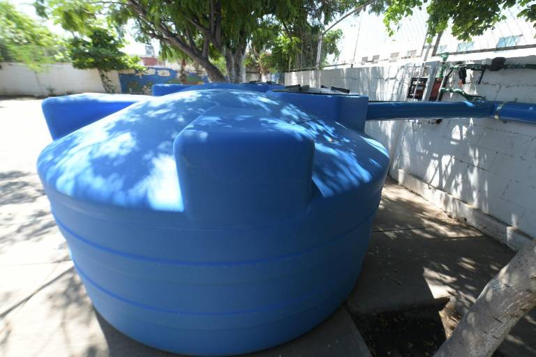 Combaten la escasez de agua en comunidades con el programa Escuela de Lluvia, en Sinaloa