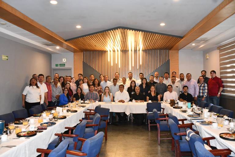 Conviven arquitectos para celebrar el Día Nacional del Arquitecto