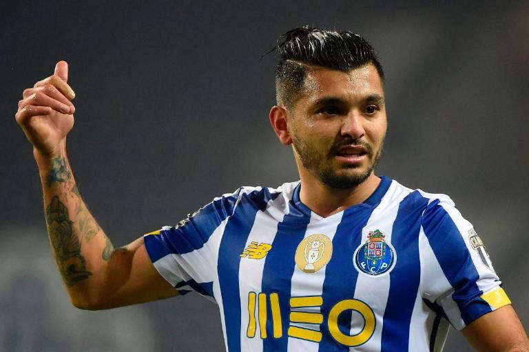 ‘Tecatito’ Corona no vendría con la Selección para cerrar fichaje con el AC Milan