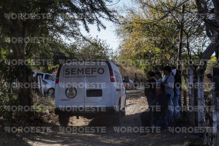 Unidades del Semefo fueron observadas en las inmediaciones de El Verde, Concordia, donde continúan las labores de exhumación de restos en fosas clandestinas.