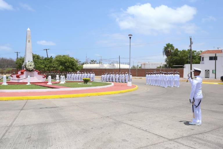 Resaltan en el Día de la Marina soberanía de mares en México