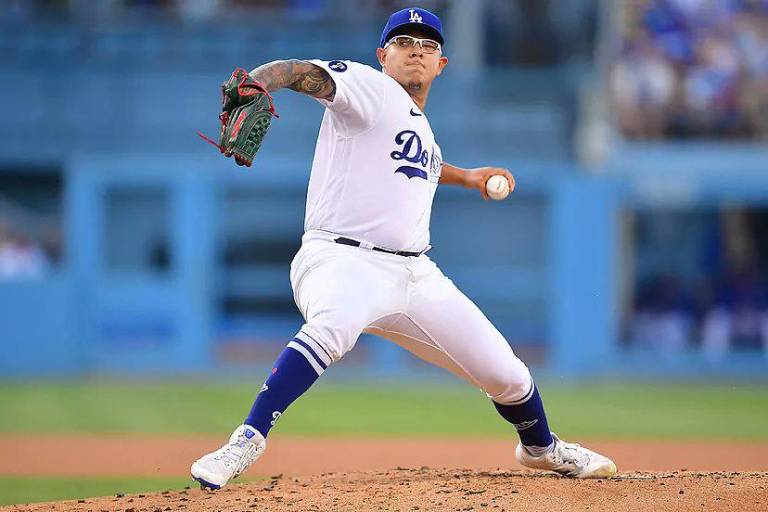 Sinaloense Julio Urías recibirá a los Padres de San Diego en el inicio de la Serie Divisional de Liga Nacional