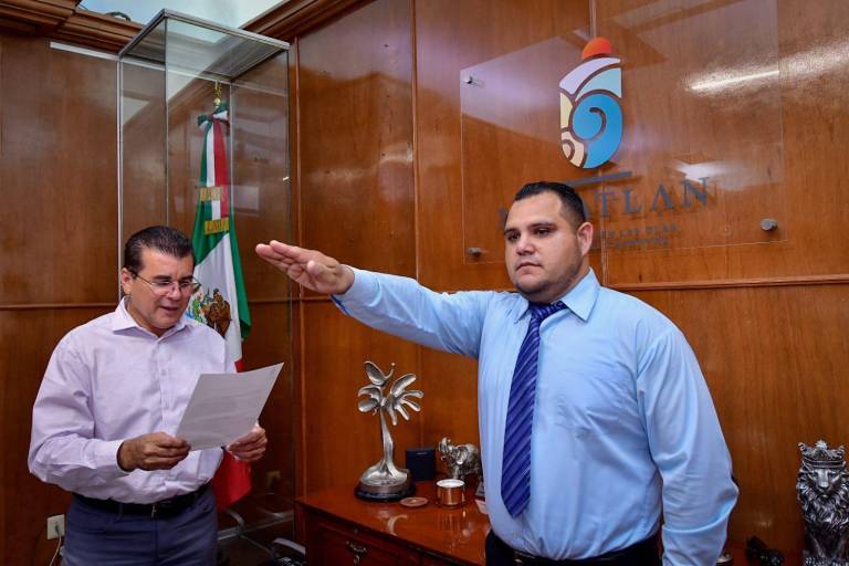Alcalde de Mazatlán cambia al Secretario de Seguridad Pública; sale Simón Malpica y llega Jaime Othoniel Barrón