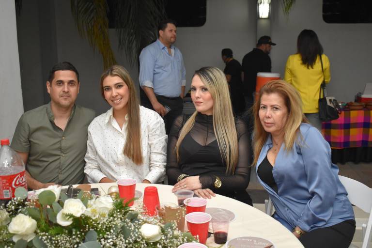 Despiden Alegría Peña y Manuel de Jesús Serrano su soltería