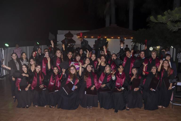 ¡Ya son graduados del Instituto de Neurociencias!