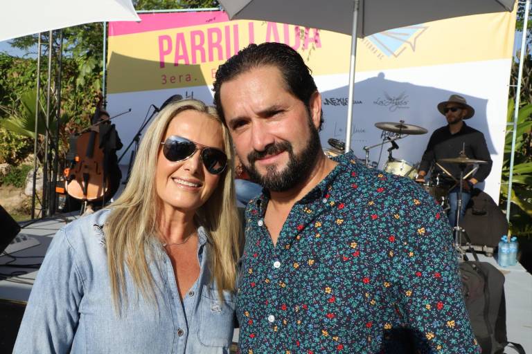 Asisten a comida en pro del Centro de Readaptación Social