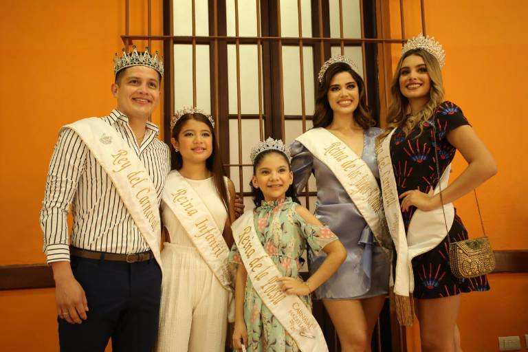 Se alista Mazatlán para el Carnaval 2022; invitan a competir por sus reinados