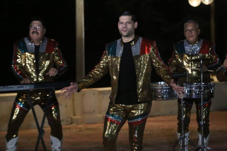 Su Majestad Mi Banda El Mexicano graba video de ‘Mary La Orgullosa’, en Mazatlán
