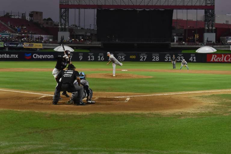 Algodoneros de Guasave se lleva la serie en Culiacán