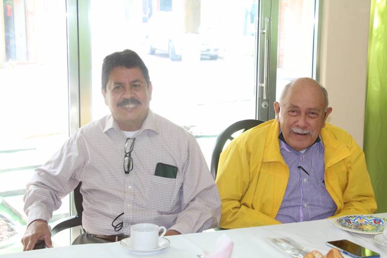 Brindan por su amistad de antaño