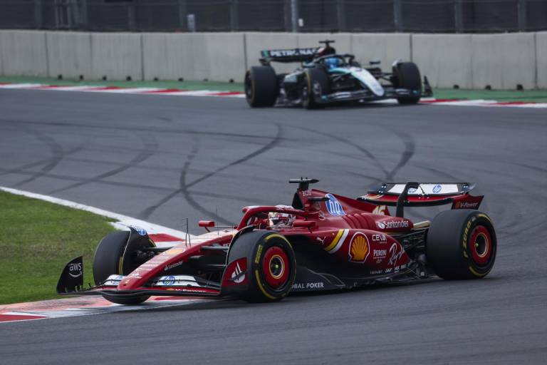 Carlos Sainz gana el Gran Premio de México, en jornada de pesadilla para Checo
