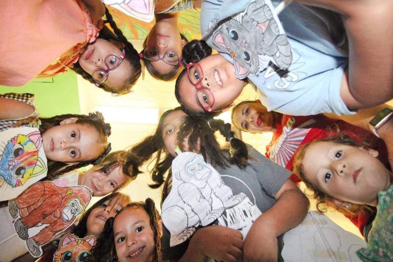 Experimentan la amistad a través de la lectura