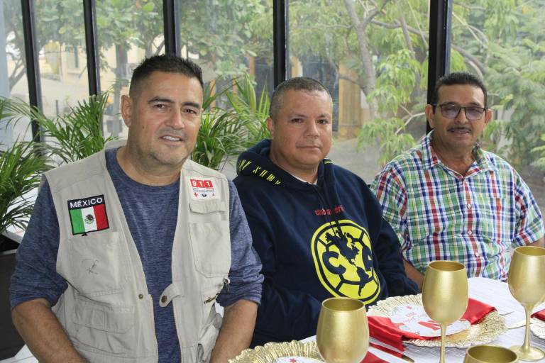 Celebran colaboradores de Noroeste un 2023 pleno de festejos