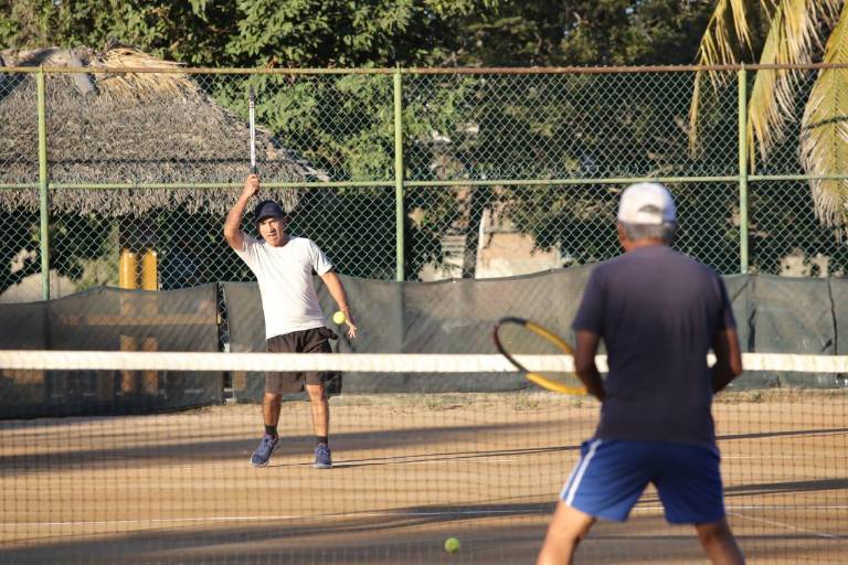 Chicuate y Sánchez arrancan con el pie derecho en Torneo de Tenis del Pavo del Club Muralla