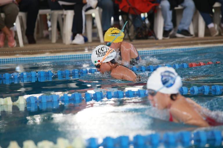 Alberca Olímpica Mazatlán domina Copa de Natación Espartanos