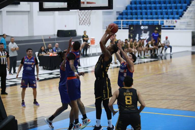 Piratas Basketball hilvana victorias en casa