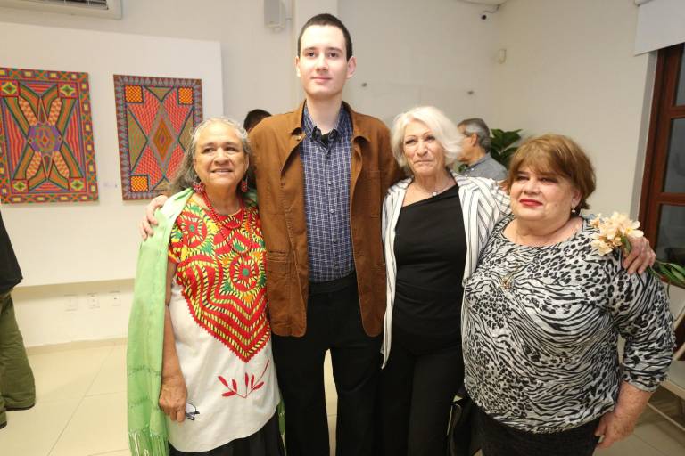 Presenta Alexander Pescador la exposición ‘La luz y la esperanza’