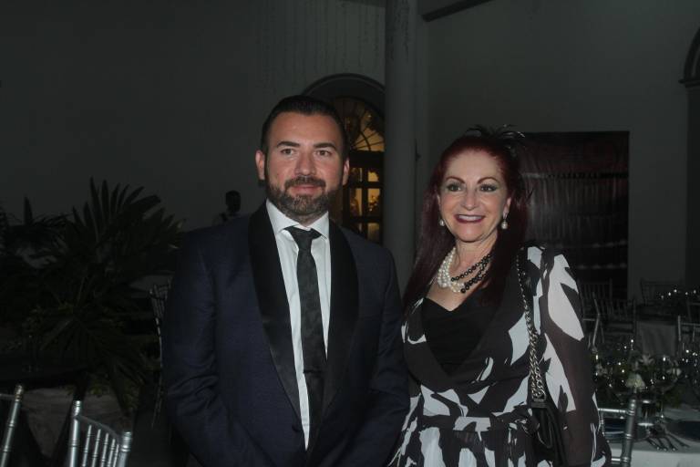 Participan en cena a favor de la inclusión