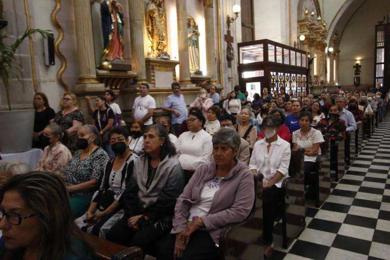 Celebra la iglesia su Misa Crismal