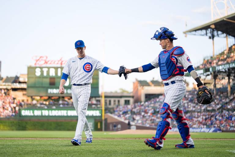 Cachorros deciden ejercer las opciones de Kyle Hendricks y Yan Gomes